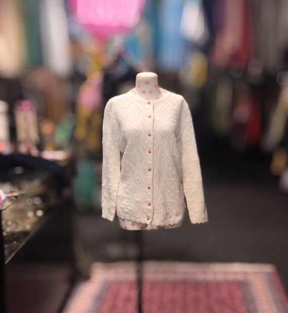 60s 70s white knitted cardigan with salmon pink bu