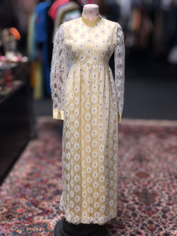 70s handmade yellow dress with floral lace - image 2