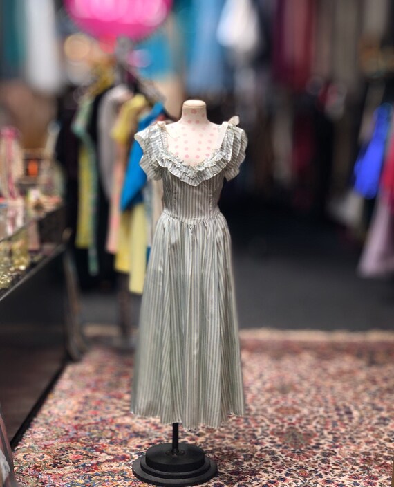 70s 80s Gunne Sax dress white with blue stripes bo