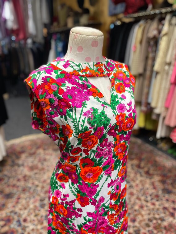 60s bright vibrant floral sleeveless shift dress - image 3