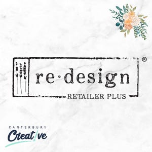 Op de afbeelding: Een afbeelding met een witte marmertextuur met de zwarte tekst re-design RETAILER PLUS in een rechthoekige rand, met een bloemenillustratie in de rechterbovenhoek en de blauwe en zwarte tekst CANTERBURY Creative in de linkerbenedenhoek.