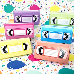 Presentkortshållare för retro VHS-kassett: Utskrivbara festpresentförpackningar (PDF)