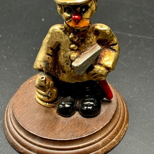 George Good Corp Feuerwehrmann Briefbeschwerer: Vintage Regal Dekor