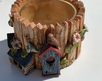 Candelabro con temática de pajarera adorablemente detallado, de Homespun Country Collectibles.