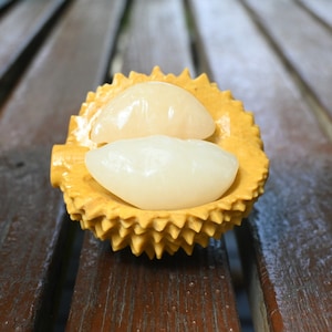 3.2&#39;&#39; Natural carved Yellow stone + Geodes stone Durian，quartz crystal，Crystal Fruit，Crystal Figurine，Crystal Durian，Crystal healing 1pc