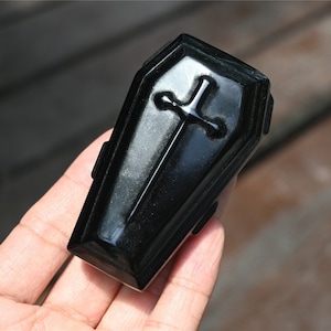 2.4&#39;&#39; Natural Obsidian Coffin，Crystal Coffin，Quartz Crystal，Crystal ornament，Crystal Healing，Halloween gift,Coffin carved 1PC