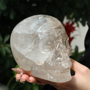 2.22KG Natural Carved Clear quartz Skull，Quartz crystal，Ornament，home Decor，decoration，Crystal Gift，Crystal skull，healing stone SL-162