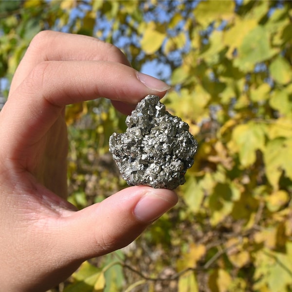 40g+ Natural Pyrite figurine Raw gemstone，Chalcopyrite stone，Gold Miner，Mineral Crystal Ore Teaching Specimens，quartz specimen 1PC