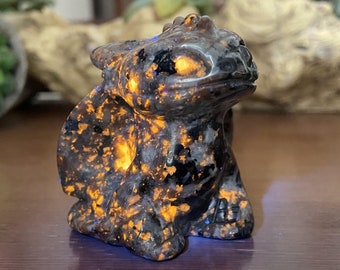 2&#39;&#39; Natural Hand carved Yooperlite skull，Flame stone Dragon，Crystal Dragon，Quartz Crystal，crystal decor，Crystal ornament，Crystal Healing