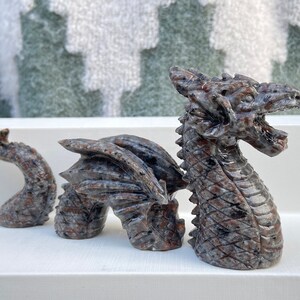 6&#39;&#39; Natural Yooperlite Dragon/Crystal Dragon/Dragon skull/Yooperlite Dragon skull/Crystal carved/Crystal Healing/Western dragon 1PC