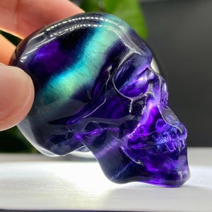 2'' Natural Hand Carved Rainbow Fluorite skull，crystal skull, quartz crystal，crystal carved，crystal skull healing stone