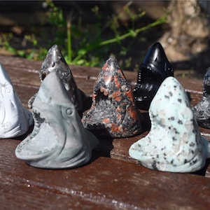 2,4'' natuurlijke gesneden kwarts haai, haaienschedel, haaienkristal, gesneden haaienkop, kwartskristal, kristallen geschenk, kristallen ornament, kristalgenezing