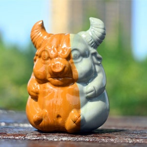 Hand Carved Alashan Agate Bull: Crystal Healing Sculpture
