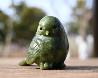 Carved Natural Green Jade Bird Sculpture: Crystal Healing Decor (2.6&#39;&#39;)