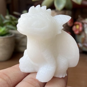 2&#39;&#39; Natural White jade Dragon，Hand carved crystal skull，Crystal Dragon，Halloween gift，Quartz Crystal，Crystal ornament，Carved，Crystal Healing