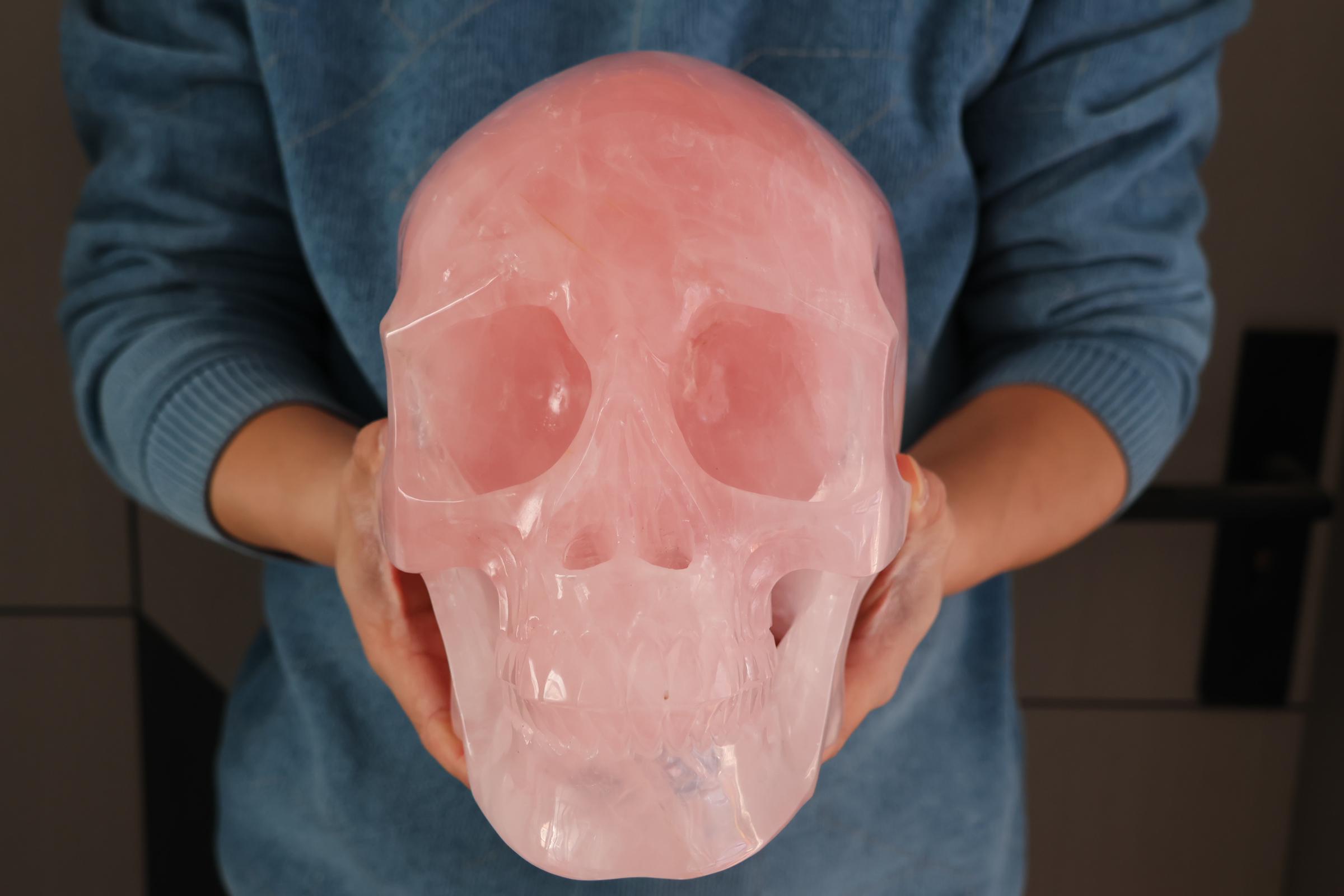 ☆★値下げ ★☆ ディープローズクォーツ♡スカル 9.43kg 天然彫刻ローズクォーツスカル、クォーツクリスタル