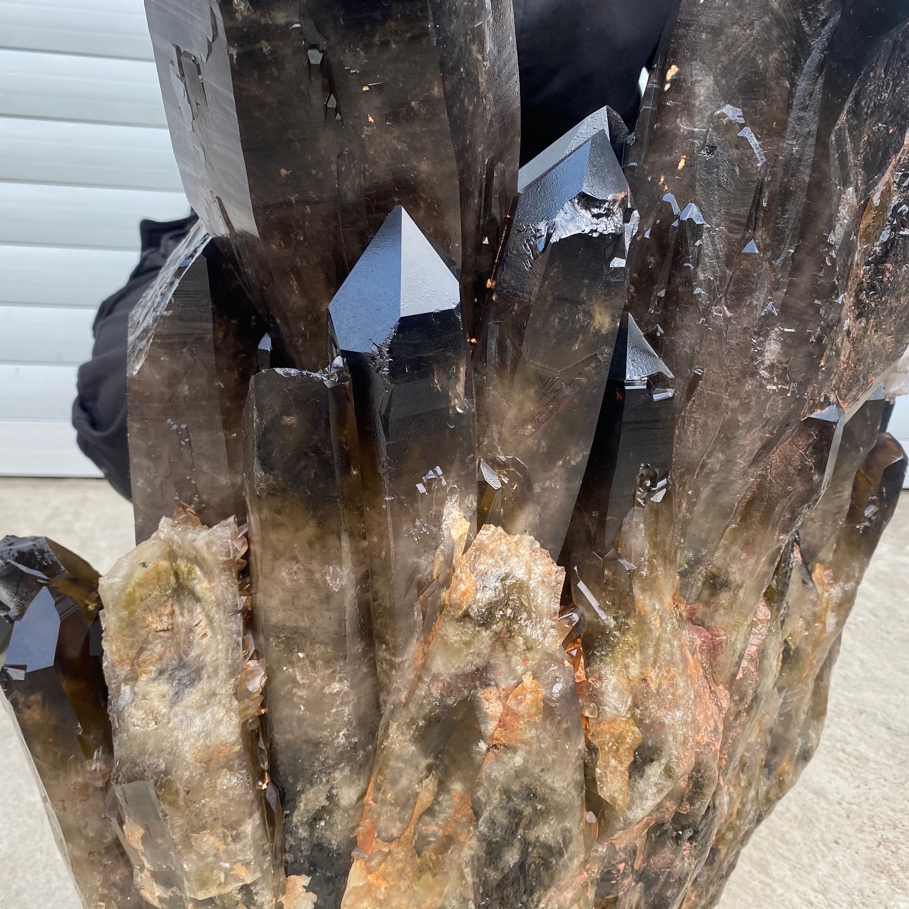 157LB 巨大原石スモーキークォーツクリスタルクラスターポイント