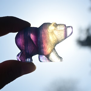 2&quot; Natural Hand Carved Rainbow fluorite bear，crystal bear，Father&#39;s day gift，fluorite bear，Quartz Crystal，crystal skull healing 1PC