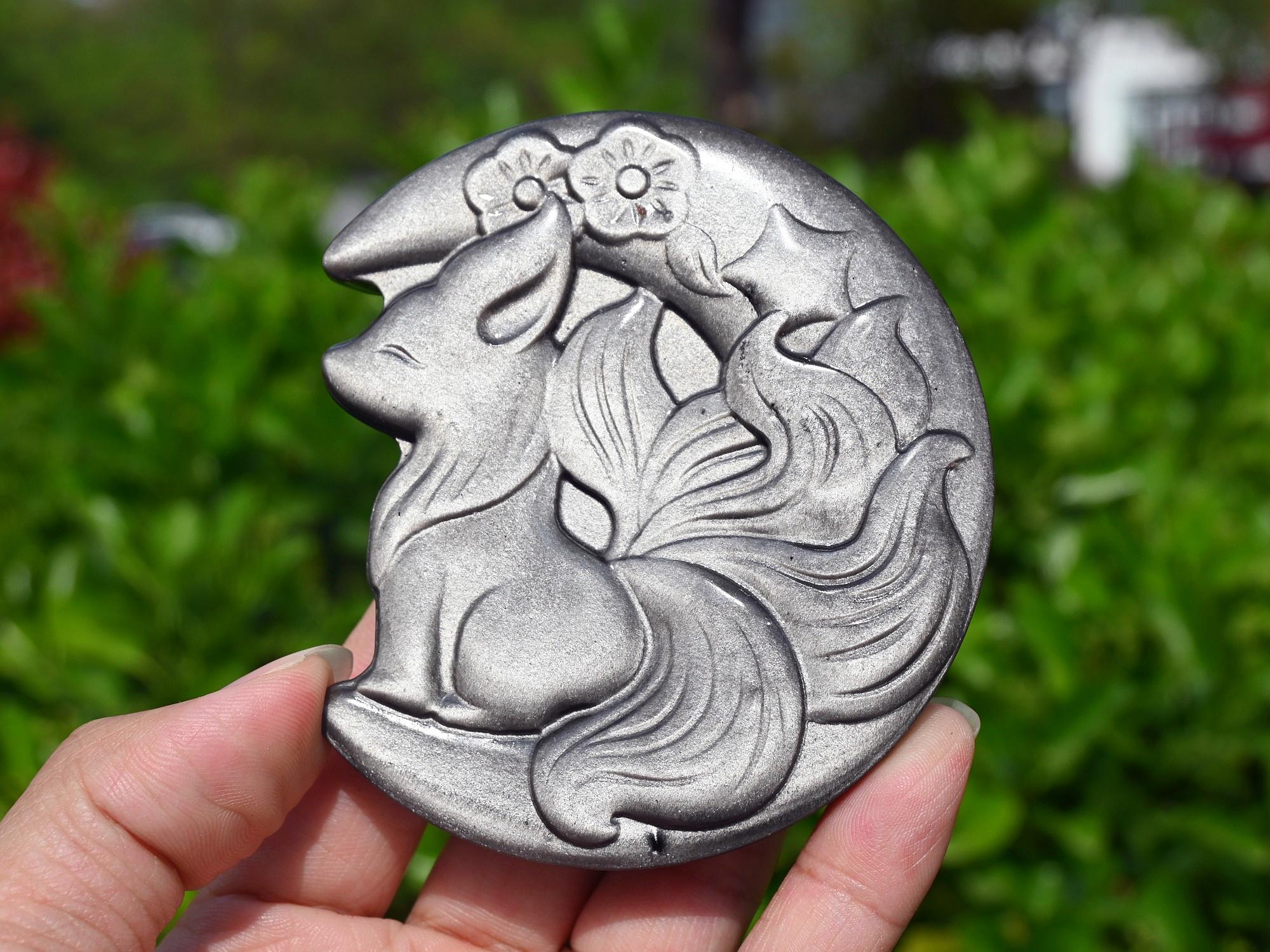 3インチ天然彫刻シルバーオブシディアン九尾狐、水晶、水晶スカル