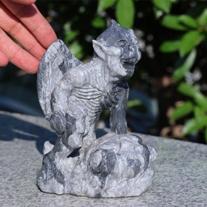 5.6&#39;&#39; Natural Picasso Carved Gargoyle skull，Crystal Carving Gargoyle，Crystal ornament，Home decor，Crystal Gifts，Reiki Healing Figurine 1PC