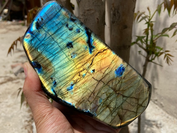 Cutting labradorite best sale