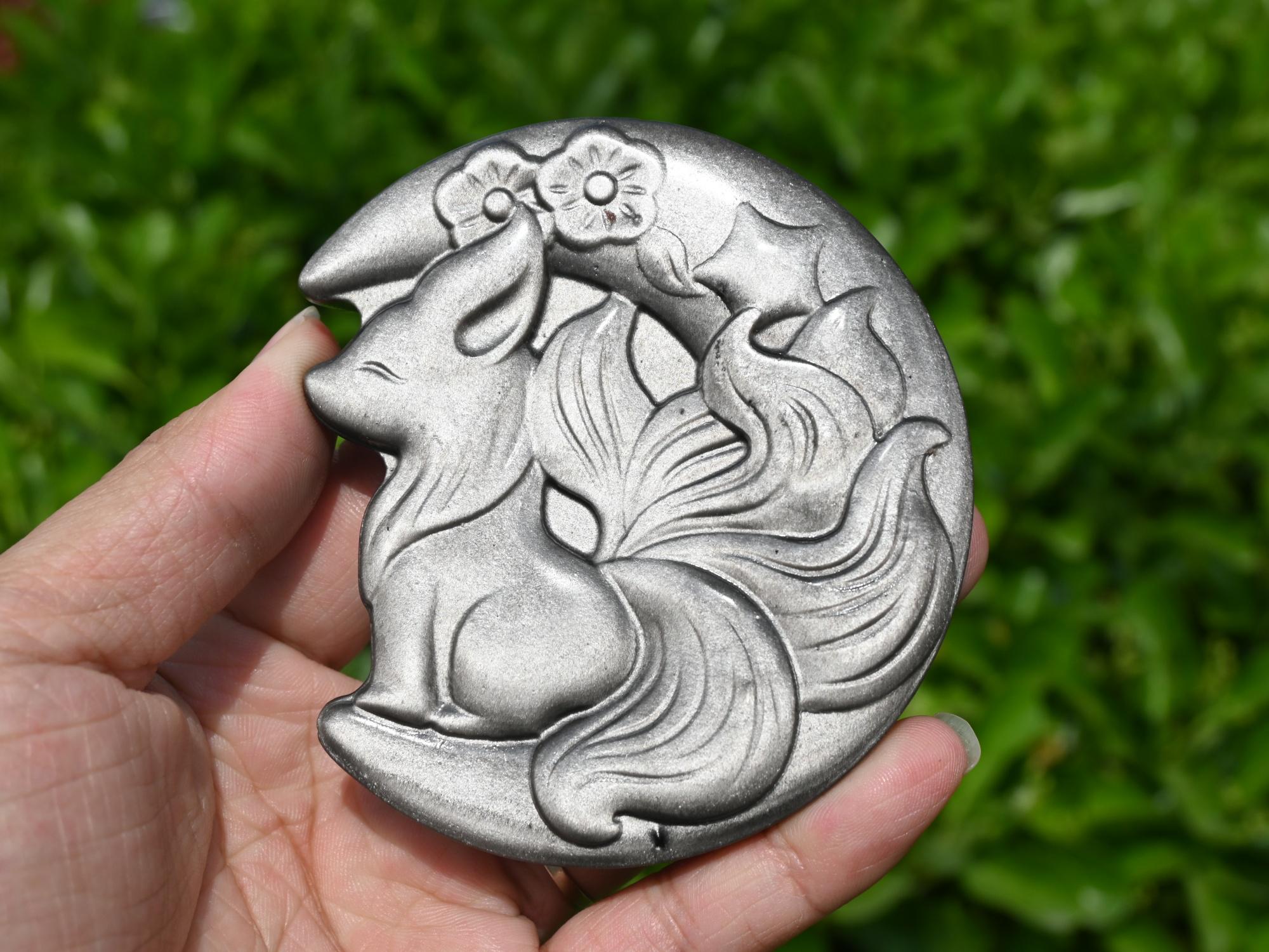 3インチ天然彫刻シルバーオブシディアン九尾狐、水晶、水晶スカル