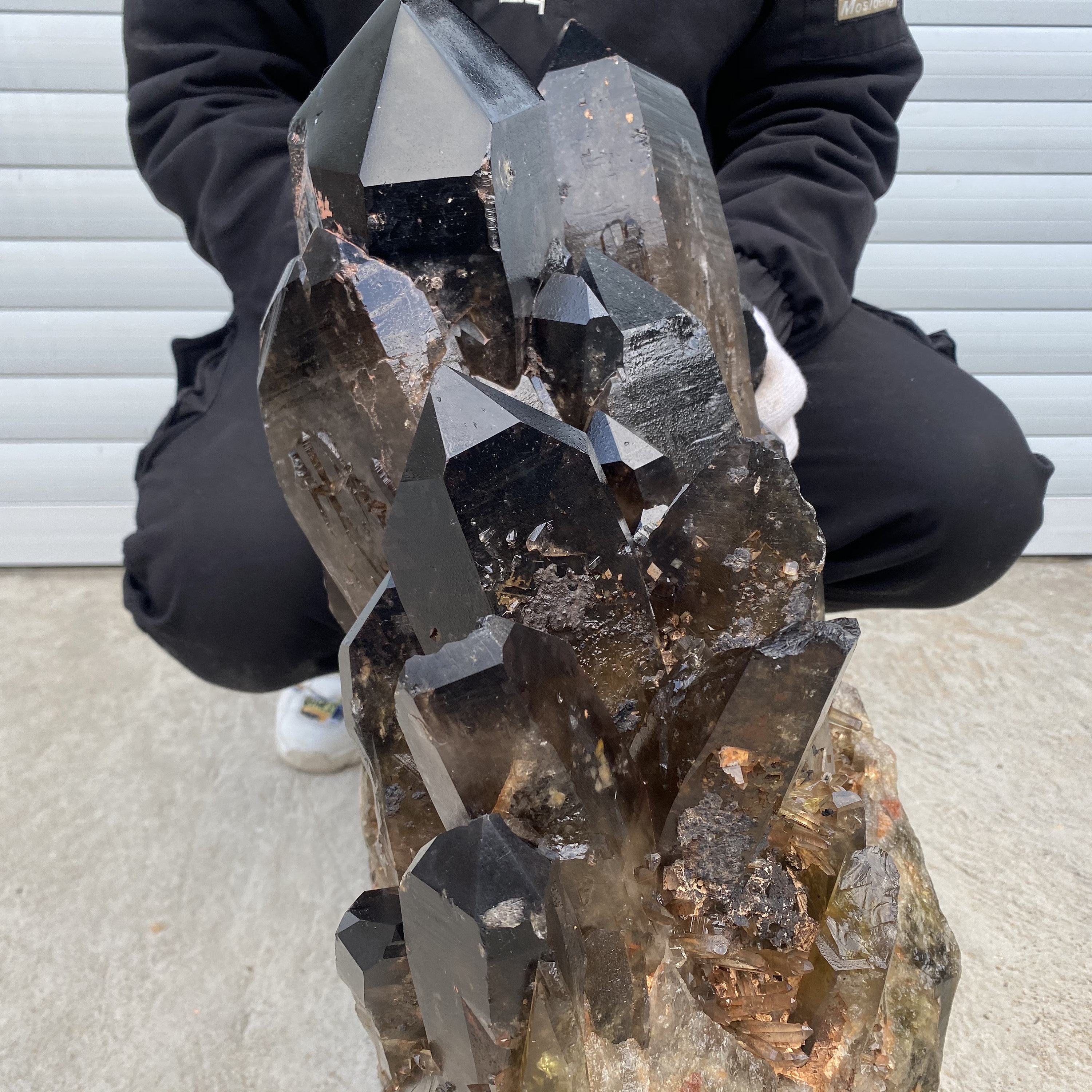 157LB 巨大原石スモーキークォーツクリスタルクラスターポイント