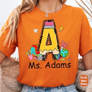 Custom Teacher Name Shirt: Alphabet Pencil Tee immagine 5