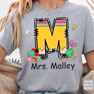 Custom Teacher Name Shirt: Alphabet Pencil Tee immagine 2