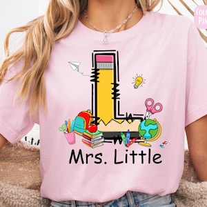 Custom Teacher Name Shirt: Alphabet Pencil Tee immagine 4