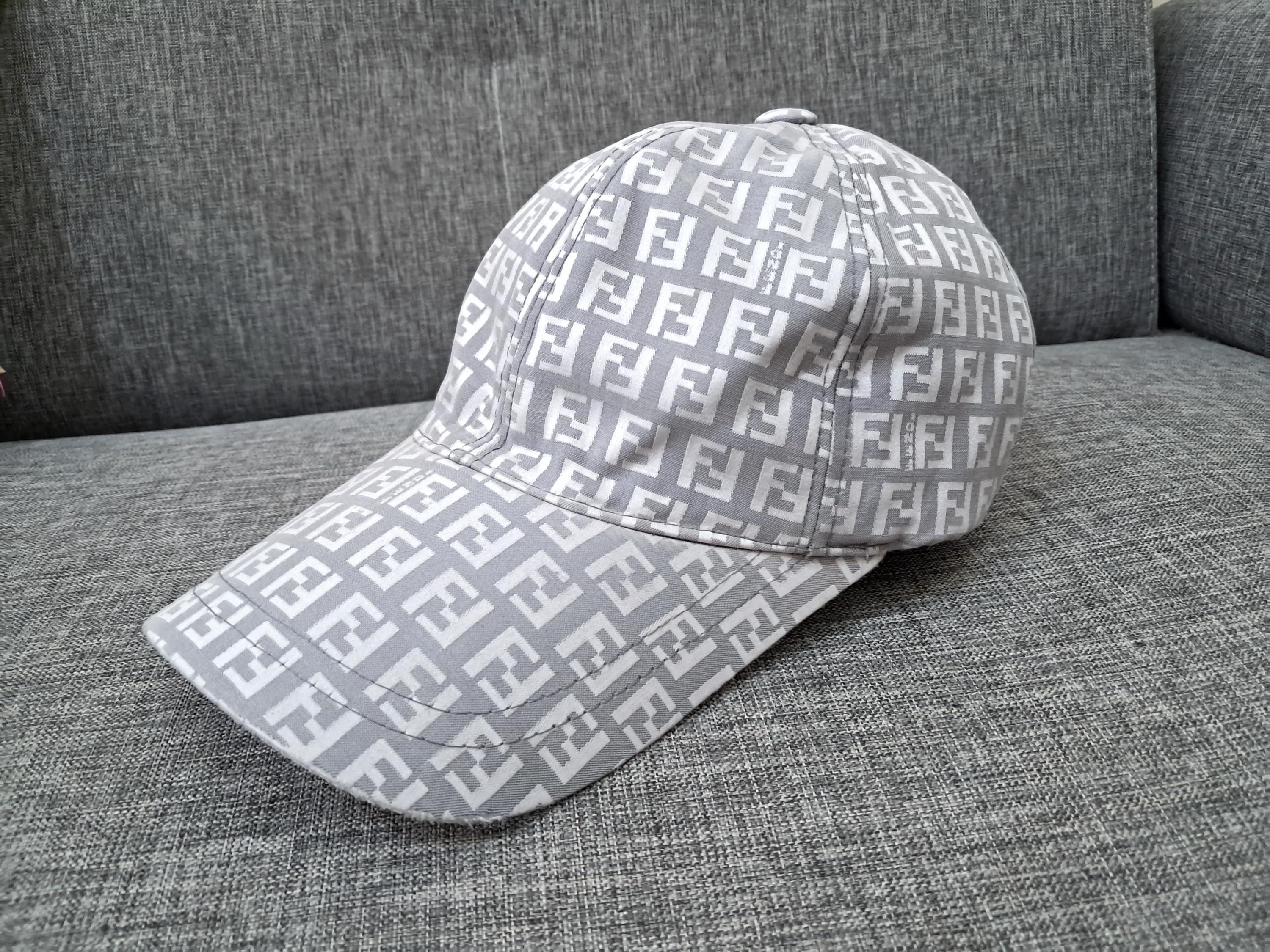 【新品未使用】FENDI zucca cap ズッカ FENDI Women's Shearling Zucca Hat with Visor Tobacco Brown