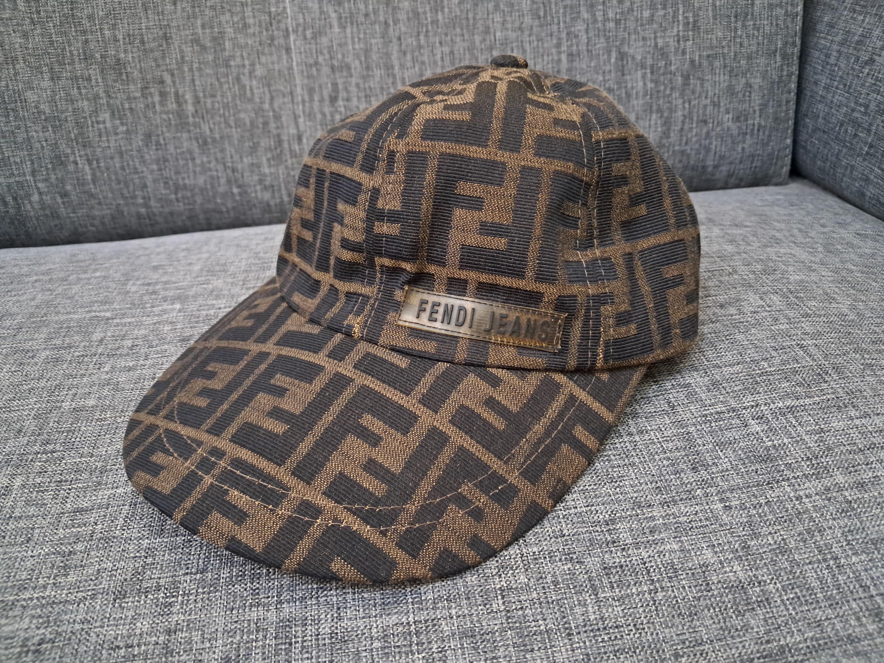 made in italy FENDI zucca cap 【公式通販】