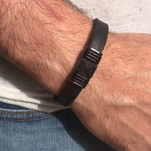 Men&#39;s Leather Bracelet with Black on Black Design, Men Leather Bracelet / Men&#39;s leather Bracelet Black 1