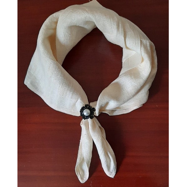 Bandana en soie brute, écharpe minimaliste non teinte, accessoire d'enveloppe de cou, tenue de cou, anneau d'écharpe.