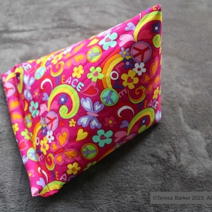 Pattern for tablet/kindle/book/phone cushion, downloadable pattern, easy to follow instructions by picture and words