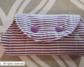 Pattern to make your own quilted small purse,  downloadable pattern, easy to follow instructions by picture and words