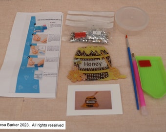 handmade crystal art starter kit, crystal art keyring kit, starter kits, complete project, portable craft, holiday activity