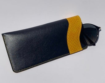 Etui à lunettes en cuir