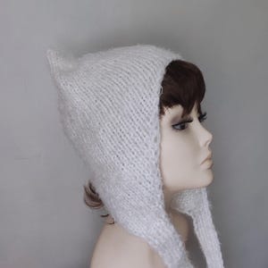 ホワイトのふわふわセット 暖かい猫の帽子とミトン 猫の耳とミトンが付いたかわいい帽子 女の子と女性のための暖かい手編みの帽子 柔らかくて心地よい帽子