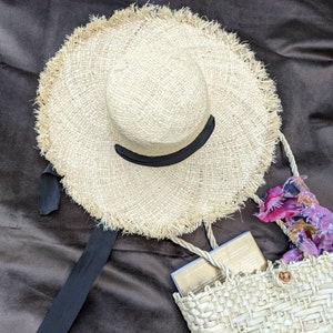 Fringed Wide brimmed raffia hat FRINGE Sun hat for Beach Holiday Summer parties Elegant wide brim straw hat