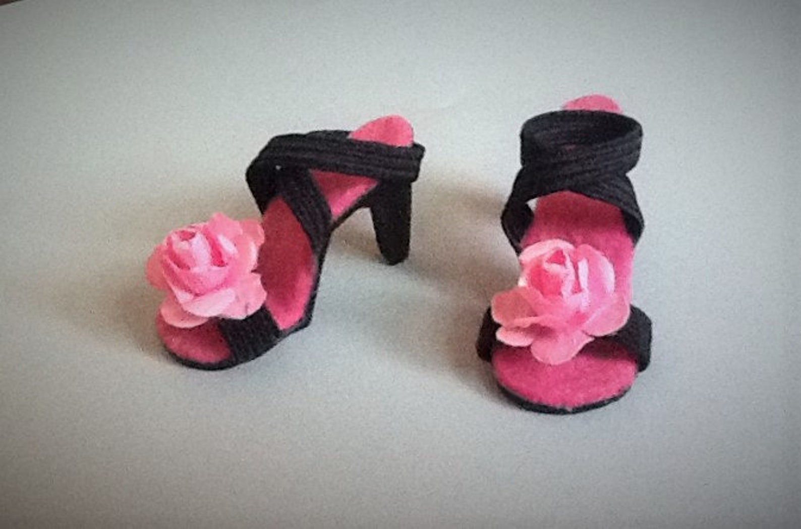 Vintage 20 Cissy Revlon Sue Black &amp; Pink Rose DOLL SHOES
