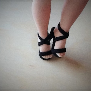 9.5"  Madame Alexander Cissette BLACK DOLL SHOES / Heels