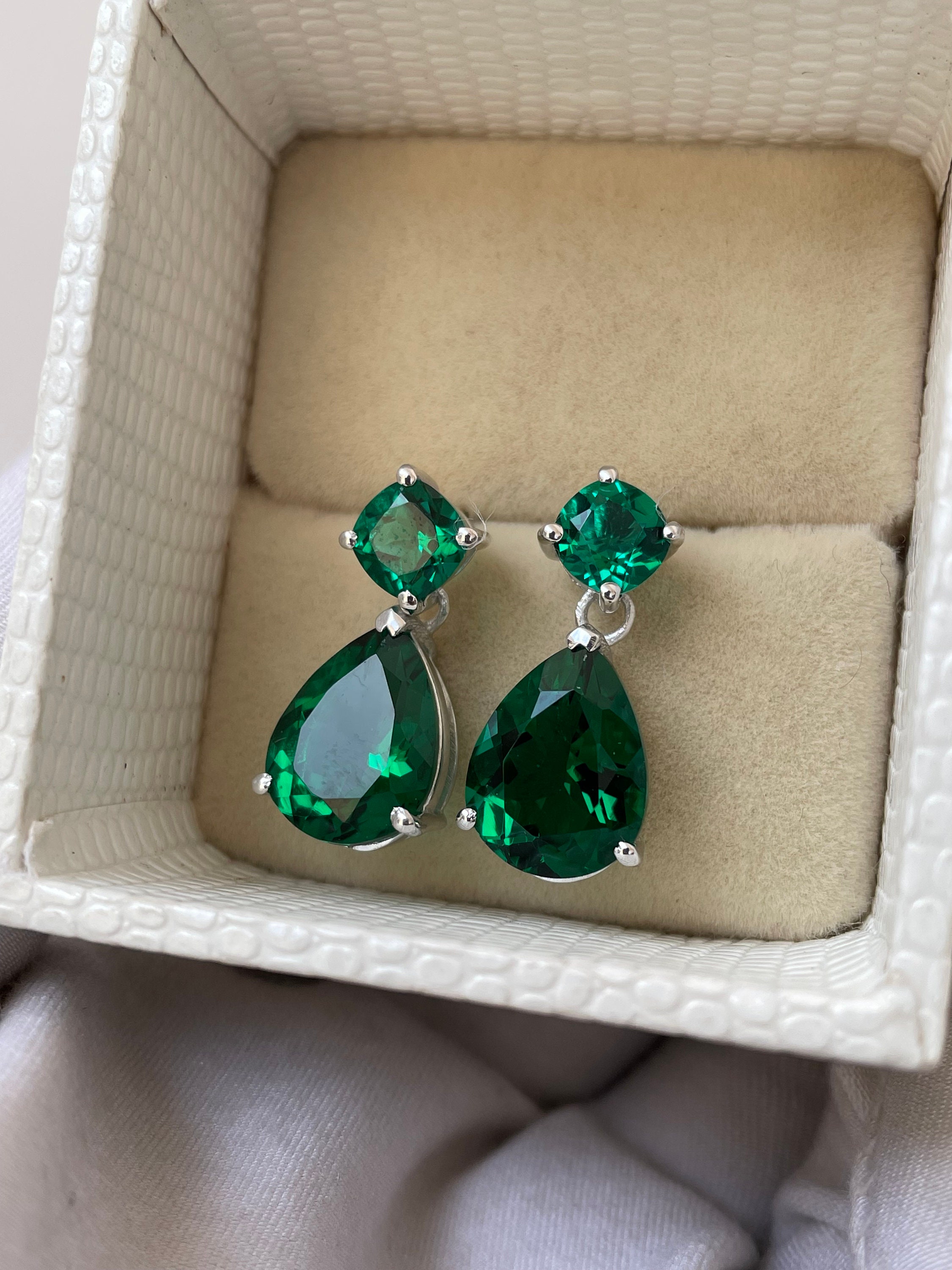 ピアス ADERERROR Rapil earring Green Vintage Emerald Earrings, Green Emerald Drop Earrings, Pear
