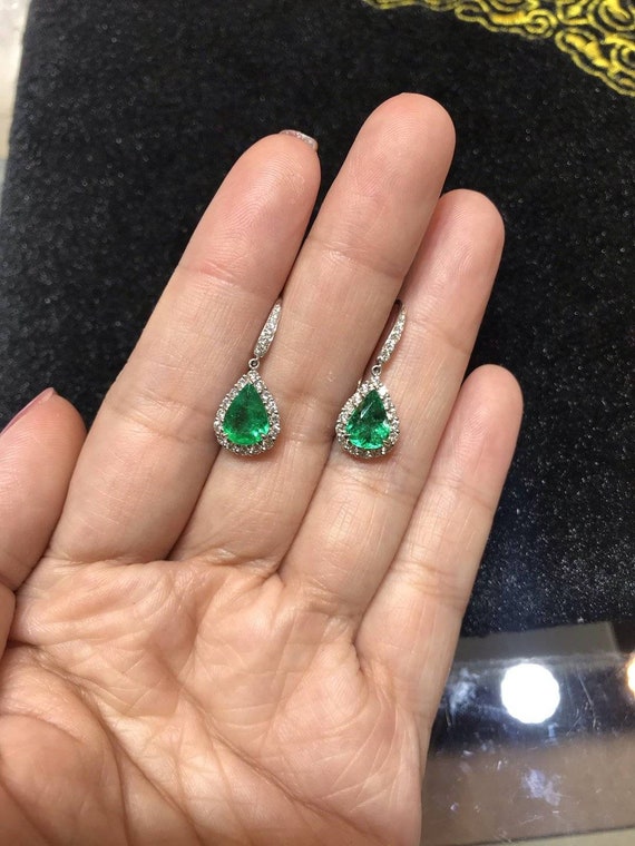 Second hand shop emerald earrings