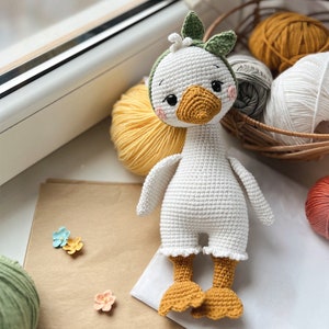 PDF Bella The Goose/Crochet Pattern In English/PRODUKT CYFROWY zdjęcie 4