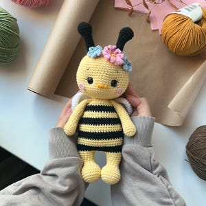 Lily the Bee