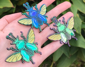 Épingle en émail noir cerf cerf arc-en-ciel | Épinglette | Épingle en forme de cerf | Épingle arc-en-ciel