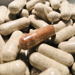 Capsules with mountain lenses and Panax, decrease help