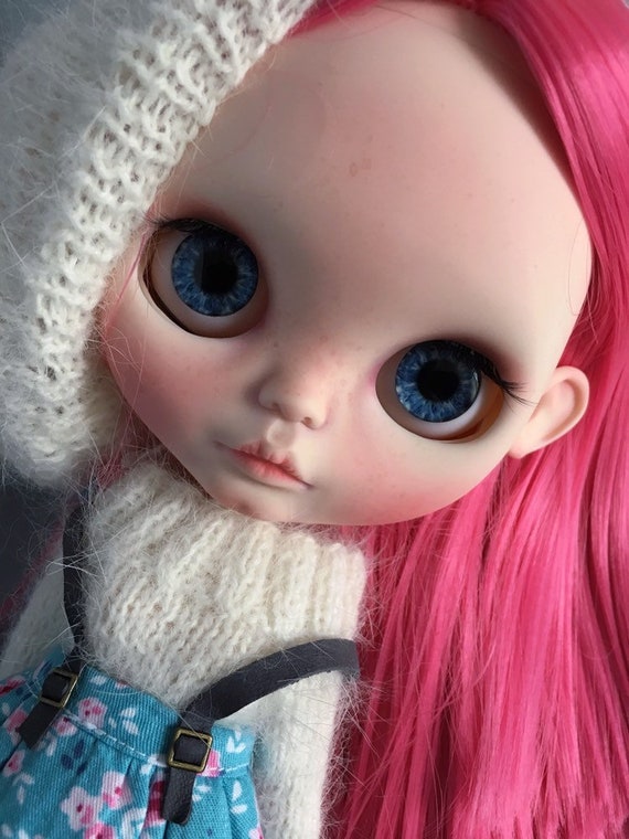 blythe doll pink hair