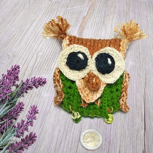 Piccolo sacchetto gufo verde-marrone: portachiavi all'uncinetto, borsa a forma di gufo, regalo decorativo unico. Fatto a mano da MariRich
